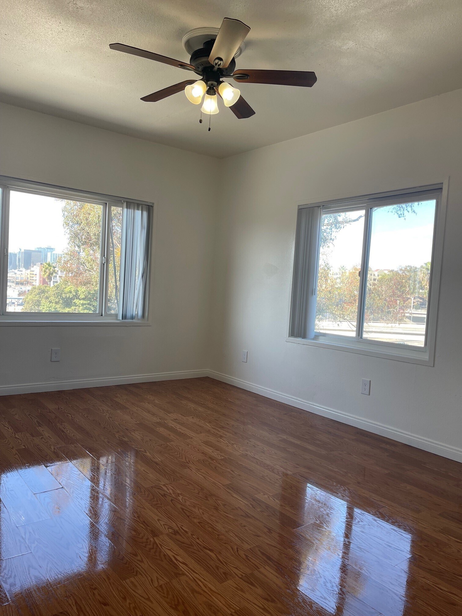 Villa De Oro Apartments