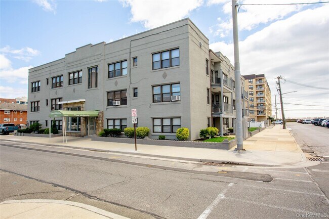 Foto del edificio - 302 E Broadway