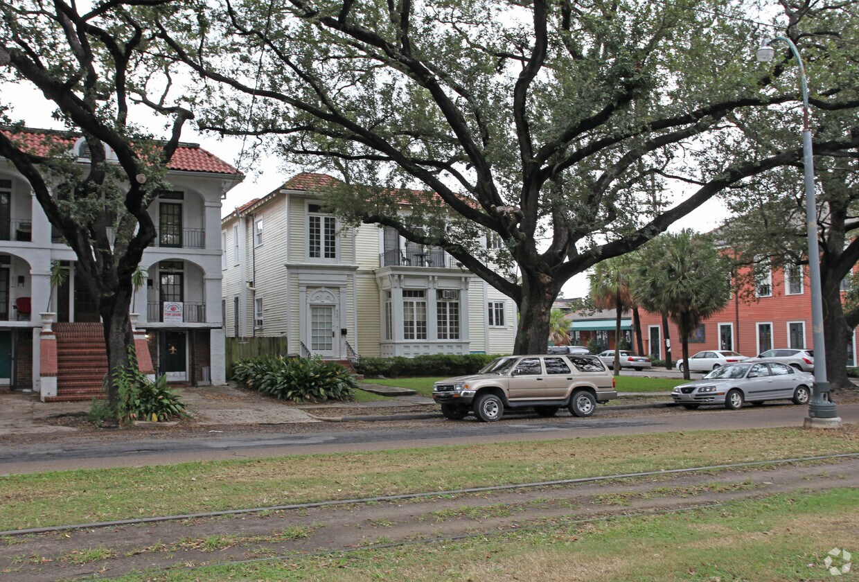 Primary Photo - 4201 St Charles Ave
