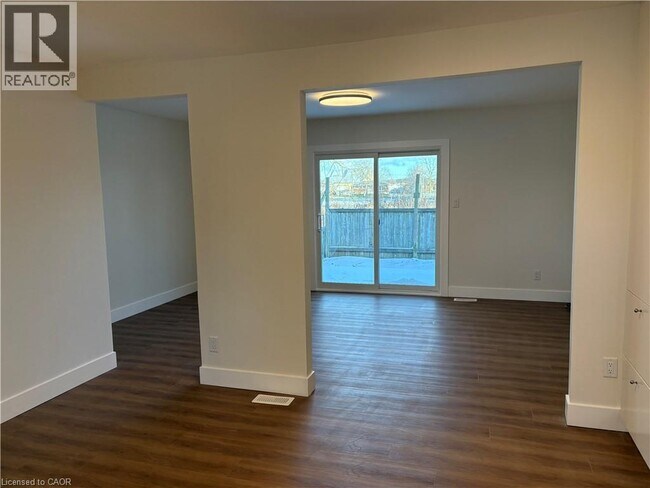 Building Photo - 149 St Catharines St