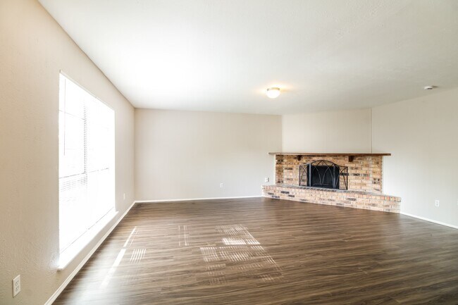 Foto del edificio - 5011 Ridge Manor Dr