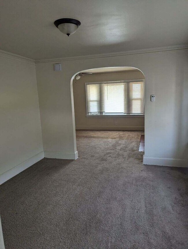 Foto del edificio - 3861 E 123rd St