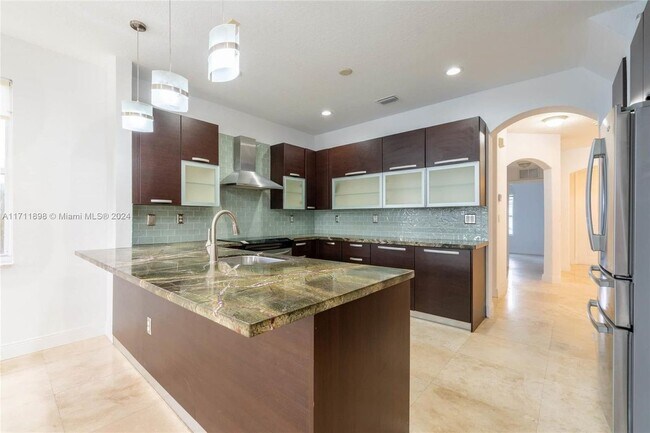 Foto del edificio - 8325 NW 115th Ct