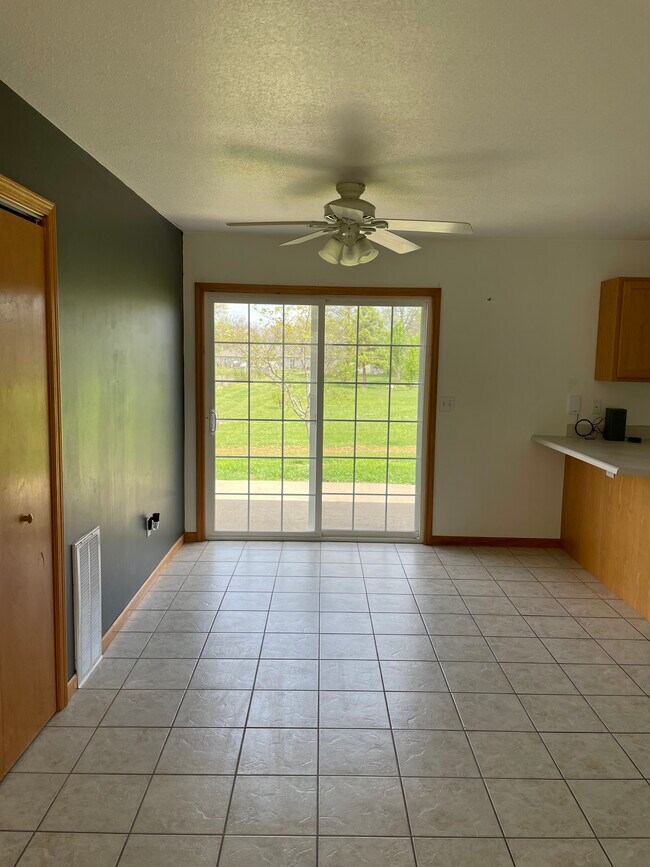 Foto del edificio - 6583 Jamie Ln