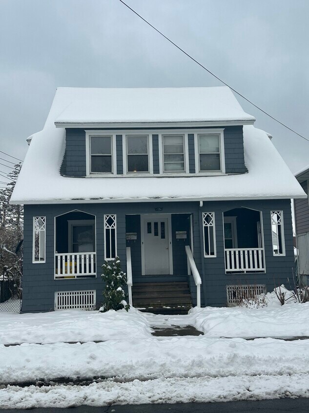 Primary Photo - 94 Mary St