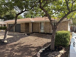 Building Photo - 10510 School House Ln