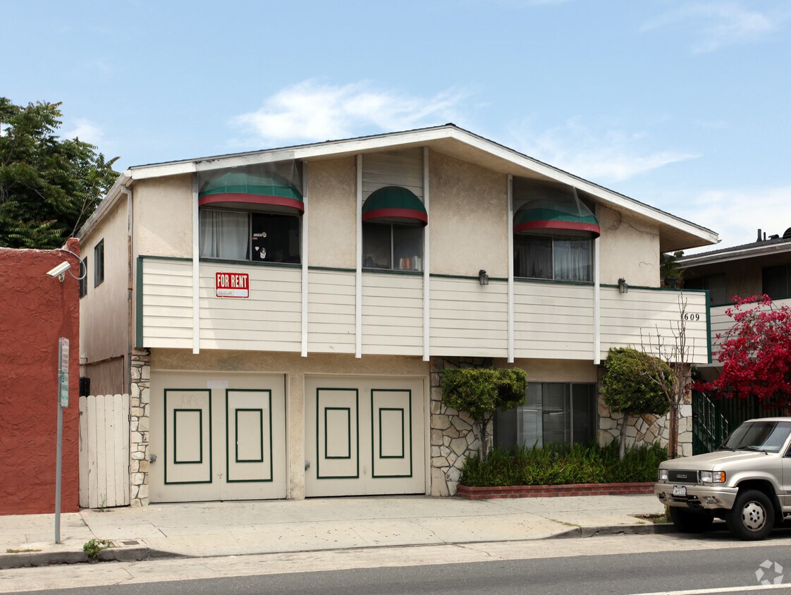Foto principal - 1609 E 4th St