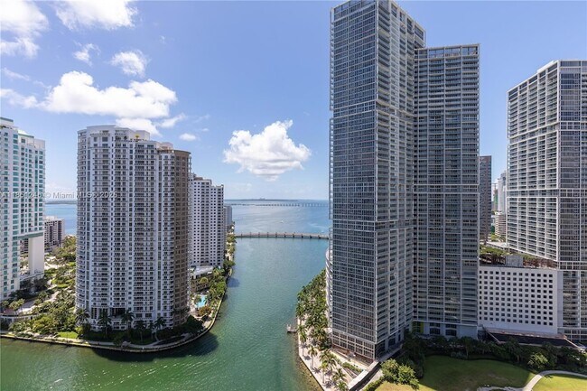 Building Photo - 300 Biscayne Blvd Way