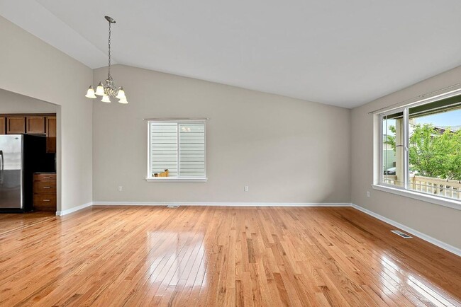 Building Photo - Bright & Spacious 4 Bedroom Home in Yelm f...