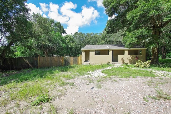 Building Photo - 5180 Lake Nina Dr