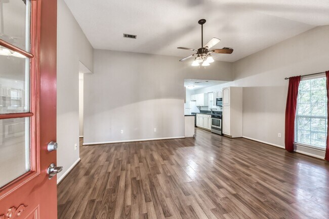 Foto del edificio - Cozy 3 bed 2 bath