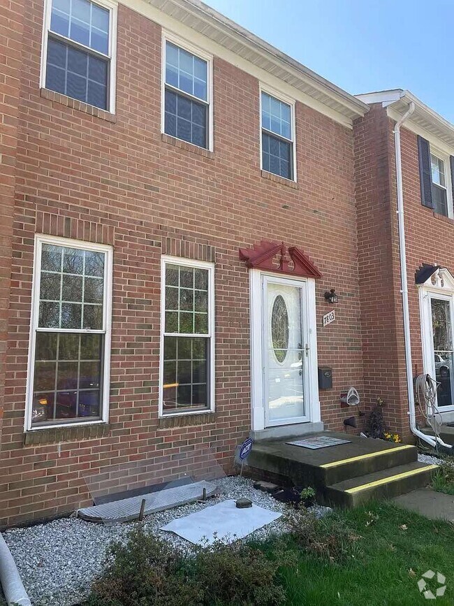 Apartments For Rent in Merrifield VA with Yard 1 Rentals