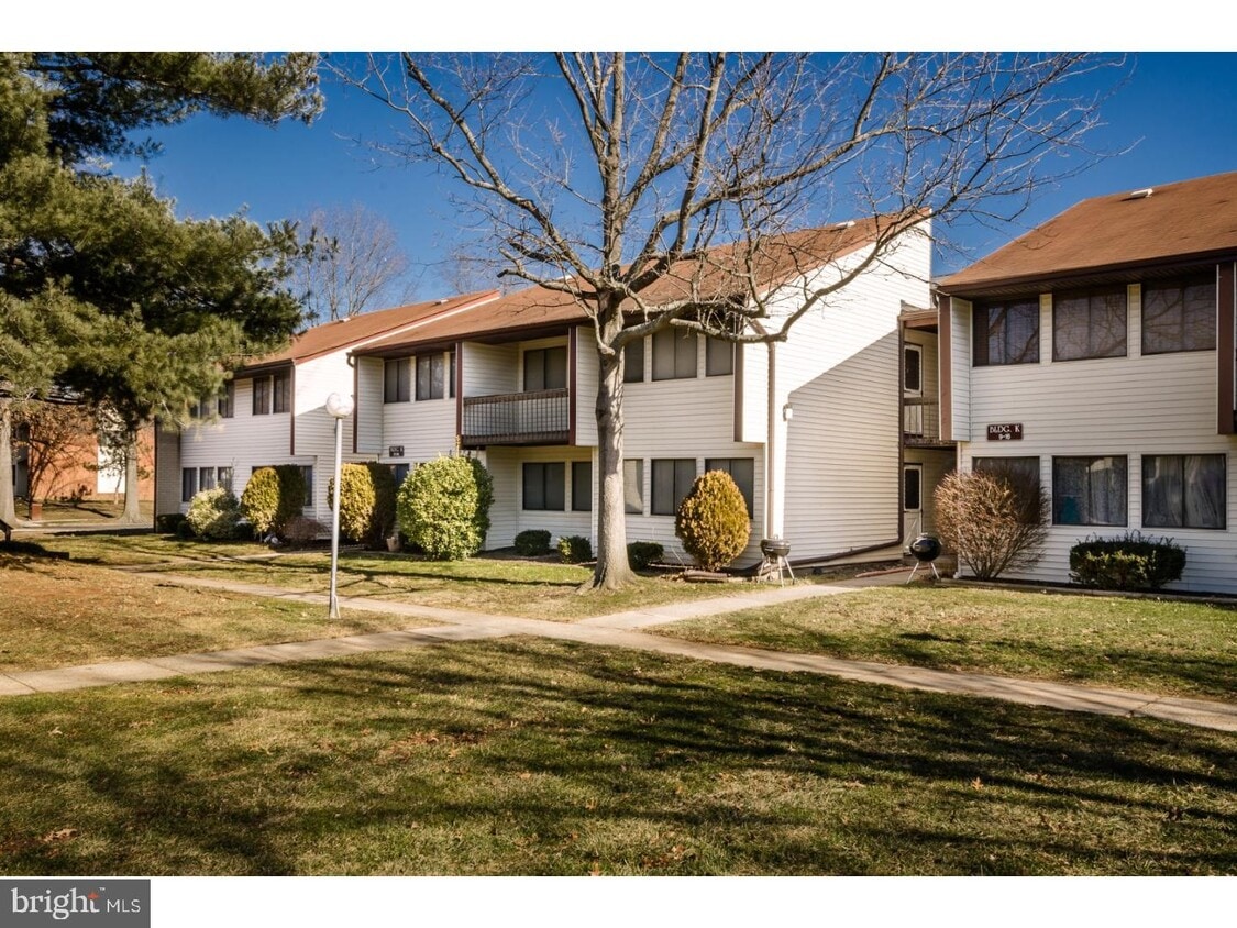 Primary Photo - 13 Avon Dr