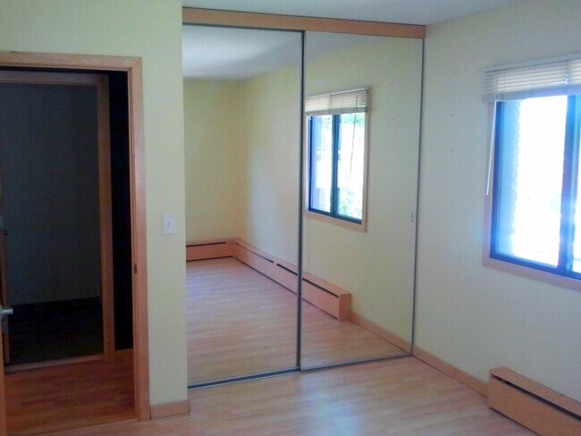 huge closet in bedroom - 2530 1st Avenue South