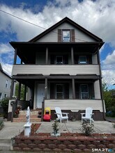 Building Photo - 39 Holmes Ave