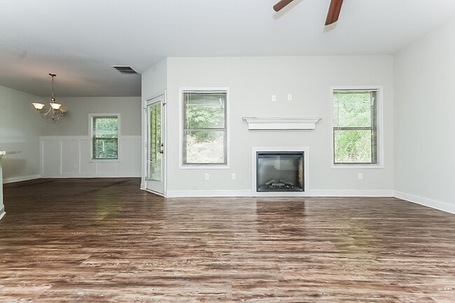 Foto del edificio - 1020 Allegiance Dr