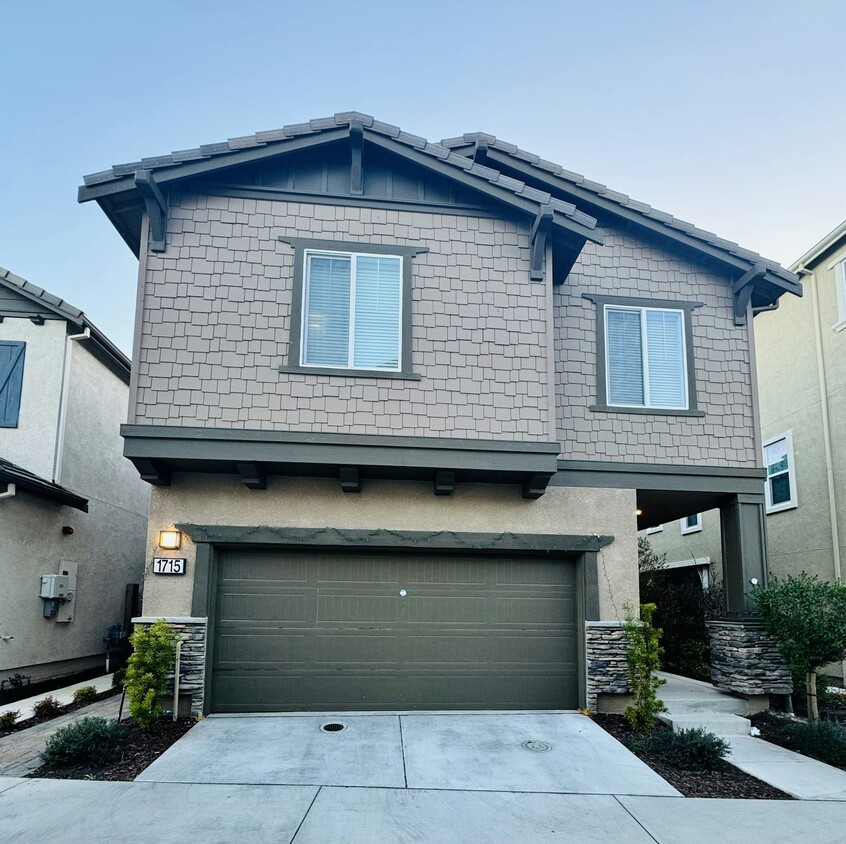 Foto principal - 1715 Tierra Ct