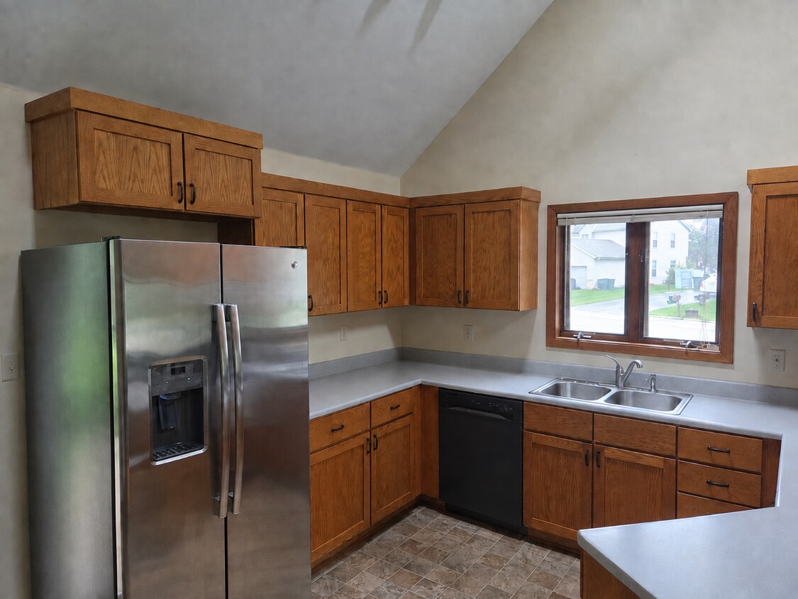 Building Photo - 708 Aber Dr