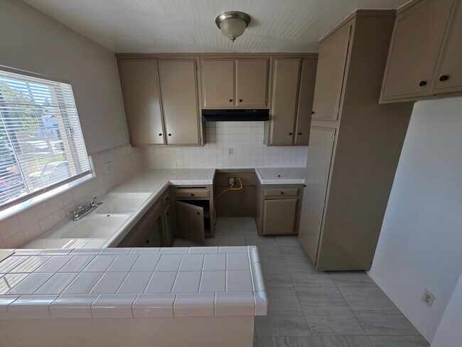 Foto del edificio - The Cloister Apartments