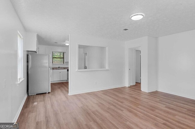 Building Photo - 117 Tanglewood Dr