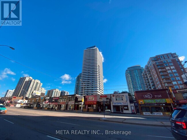 Photo du bâtiment - 15 Holmes Ave