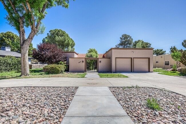 Foto del edificio - 4945 Vista Grande Cir