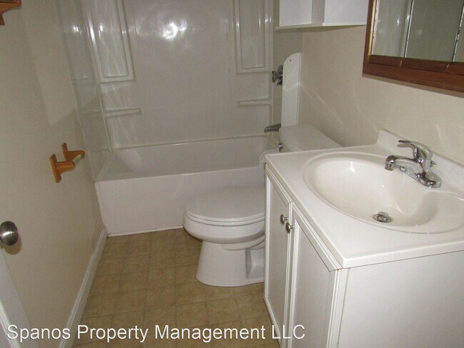 Building Photo - 2 br, 1 bath House - 53 Dubuque St. Unit 2