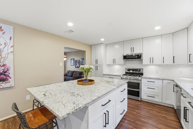 Foto del edificio - 2234 Willow Point Dr