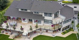 Building Photo - 20998 River Rd