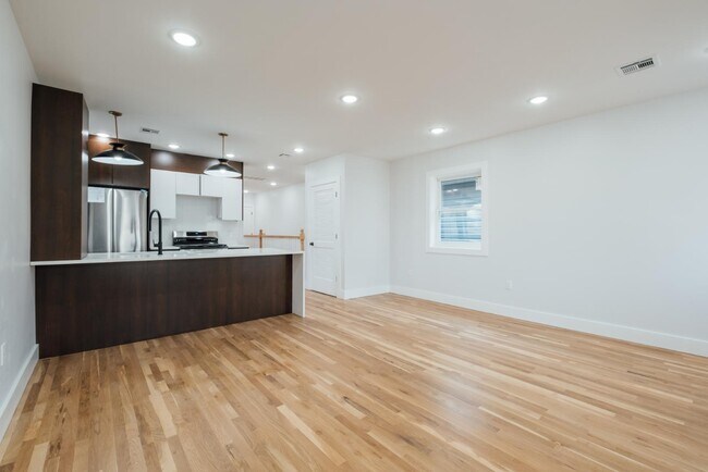 Foto del edificio - 90 Hollywood Ave