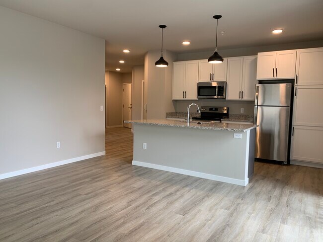 Building Photo - The Summit Residences