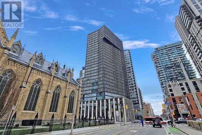 Building Photo - 60 Shuter St