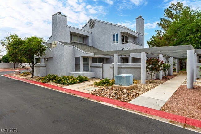 Foto del edificio - 5644 Vineyard Ln