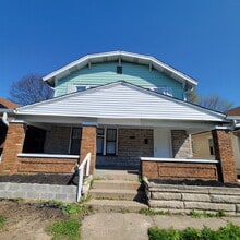 Building Photo - 1134 E Kelly St