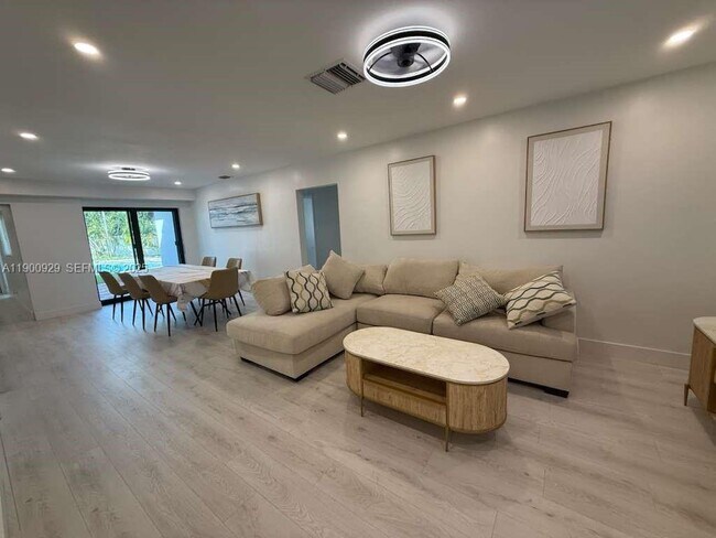 Foto del edificio - 2227 Roosevelt St