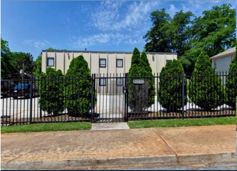 Building Photo - 2883 Harris St