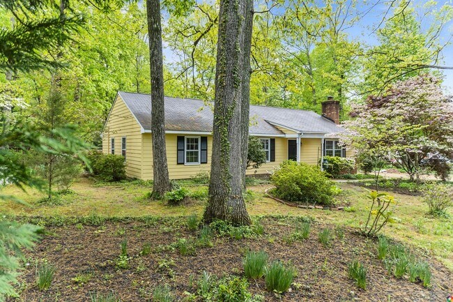 Building Photo - Beautifully Updated 3 Bedroom Rancher in B...