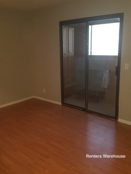 Foto principal - 5155 Caliente St
