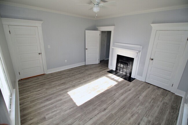 Building Photo - Exclusively Offered by Muse Realty Rentals...