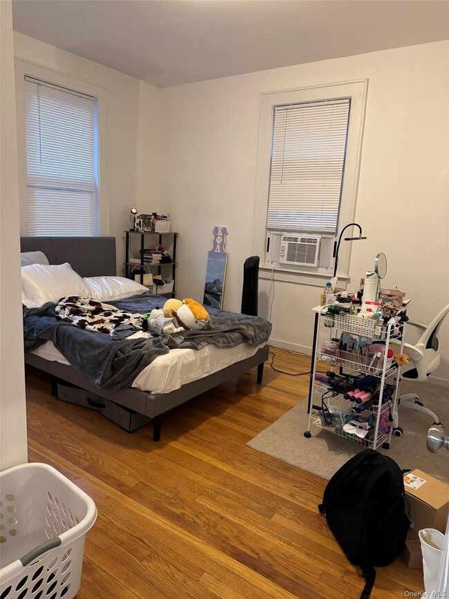 Building Photo - 39-14 214th Pl