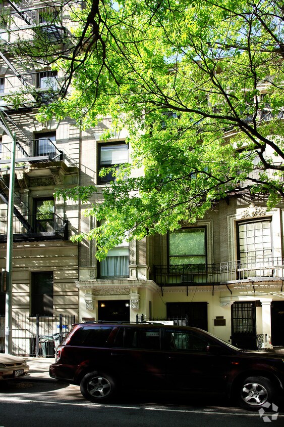 Building Photo - 258 W 91st St