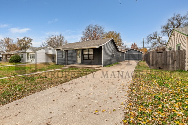 Building Photo - 235 Trout Ave