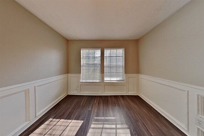 Foto del edificio - 15803 Maple Manor Dr