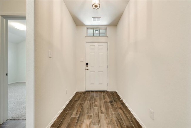 Foto del edificio - 1029 North Churchill Drive