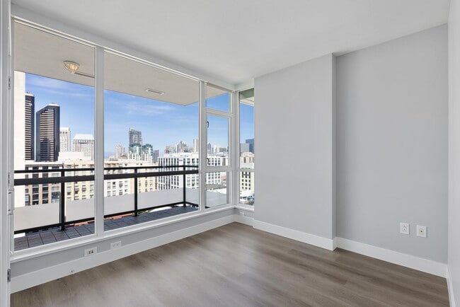 Building Photo - 325 7th Ave