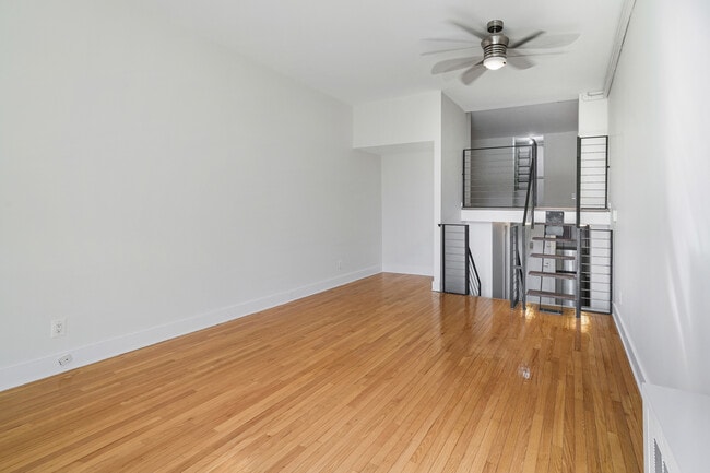 Photo - 184 Thompson St Apartment