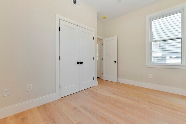 Building Photo - 226-228 Princeton St