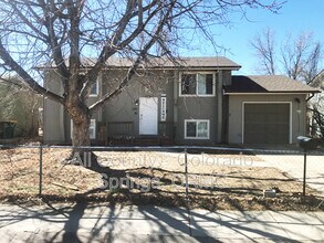 Building Photo - 342 Iris Dr