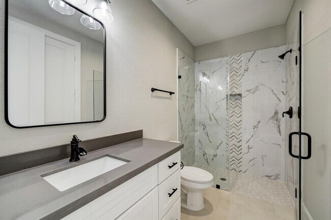 Foto del edificio - 2205 Melody Ln