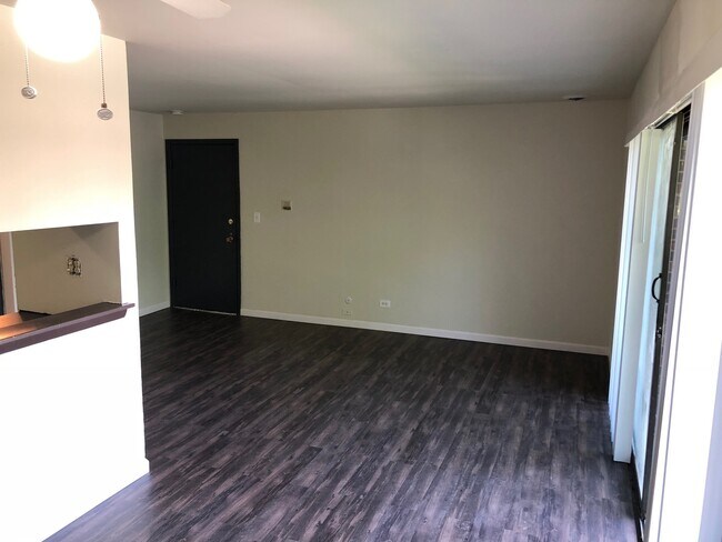 Foto del edificio - 210 E Court of Shorewood